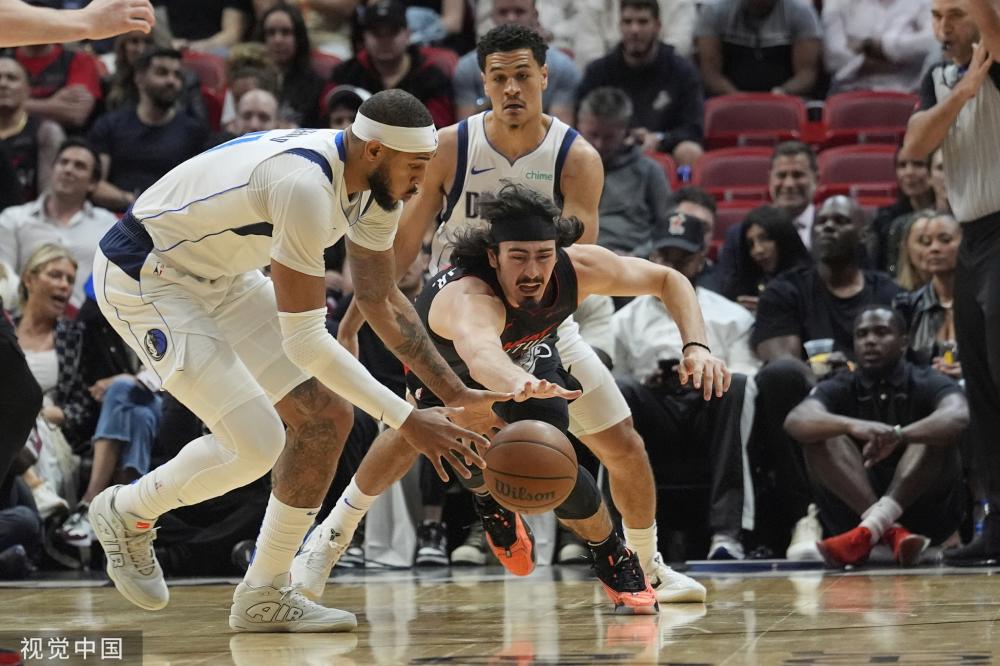 现出强大的 现出强大的